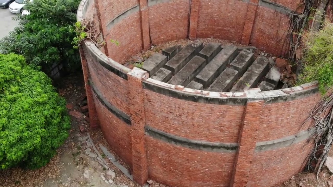 現存的虎尾糖廠酒精曹舊址，即可以證明過去為了軍需用品需求，糖廠製糖同時也在製造另一附加產品--酒精